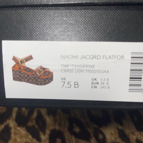 Coach Platforms - Picture 5 of 5